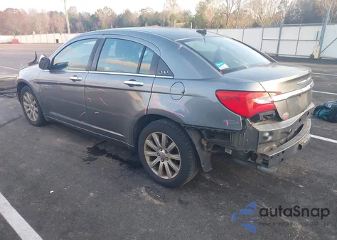 2013 Chrysler 200 Limited z USA, uszkodzony, nr VIN 1C3CCBCG6DN546792